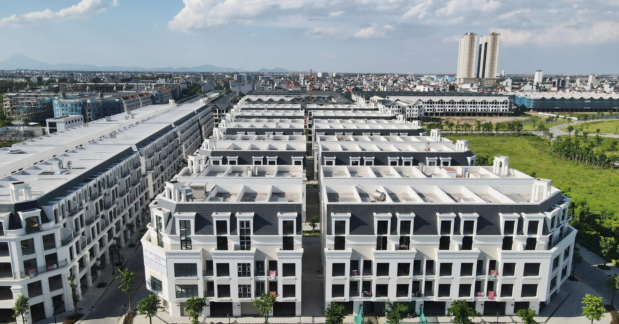 Tổng thể kiến trúc đa phong cách tại khu đô thị Hinode Royal Park với 5 nền văn minh đặc trưng